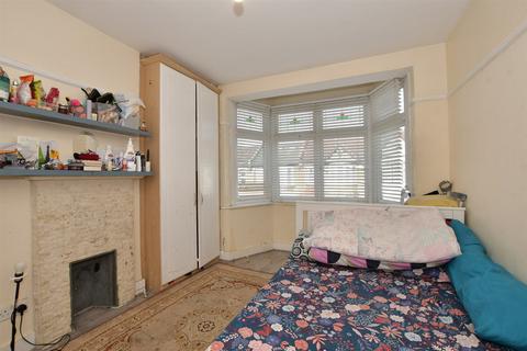 3 bedroom terraced house for sale, Chesterfield Road, Leyton