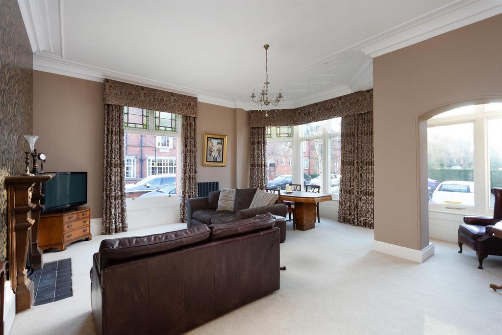 Sitting/Dining Room