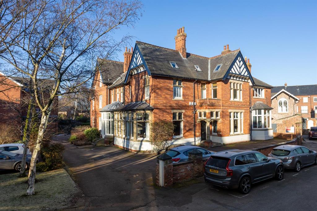 Flat 1, 10 St Peters Grove