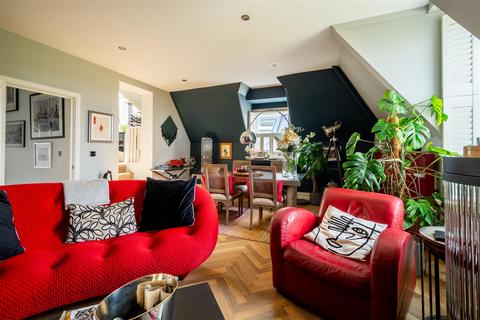 Flat 13, Ferncliffe North Road, Leigh Woods, Bristol, BS8 3NQ