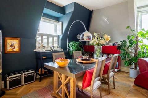 Flat 13, Ferncliffe North Road, Leigh Woods, Bristol, BS8 3NQ