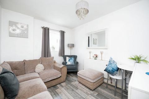 2 bedroom apartment for sale, Rose Lane, Romford RM6