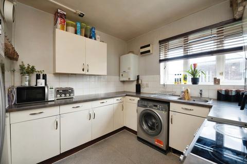 2 bedroom apartment for sale, Rose Lane, Romford RM6