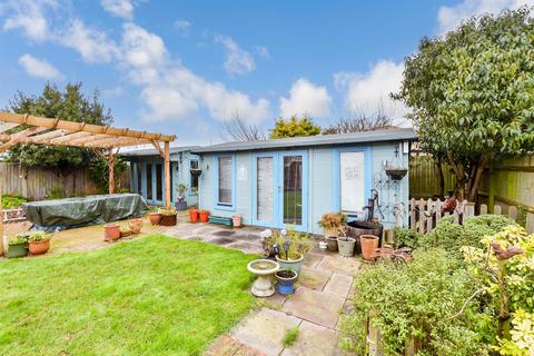 4 bedroom chalet for sale, Blenheim Road, Littlestone, Kent