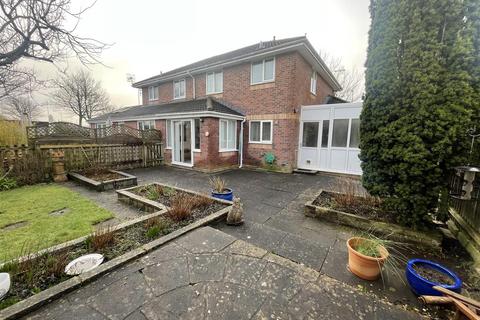 3 bedroom semi-detached house for sale, Sandpiper Road, Llanelli