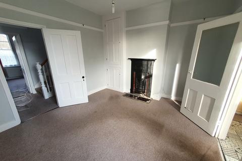 2 bedroom semi-detached house to rent, Gordon Road, Herne Bay, CT6