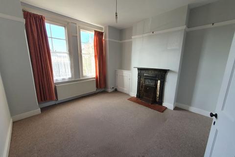 2 bedroom semi-detached house to rent, Gordon Road, Herne Bay, CT6