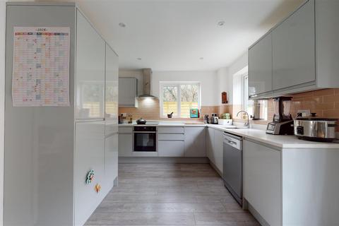 192 Sturminster Road, Bristol, BS14 8AR