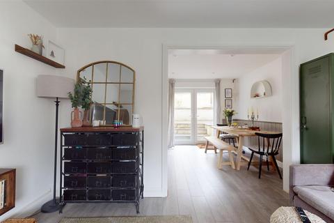 192 Sturminster Road, Bristol, BS14 8AR