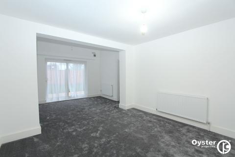 3 bedroom ground floor flat to rent, Eton Avenue, Wembley, HA0