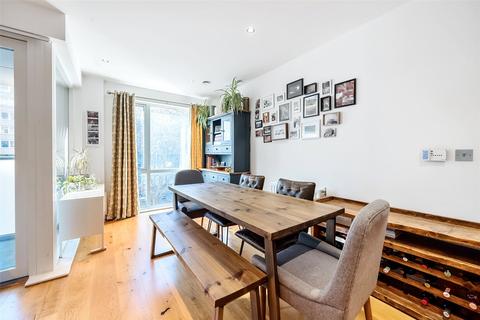 2 bedroom apartment for sale, East Street, London