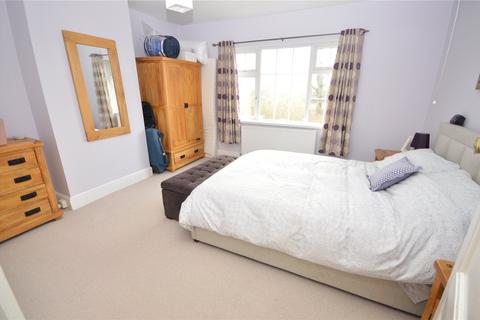 4 bedroom semi-detached house for sale, Lawnswood Gardens, Leeds, West Yorkshire