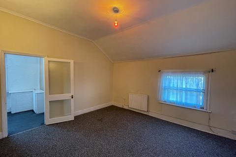 1 bedroom flat for sale, Glebe Avenue, Enfield EN2