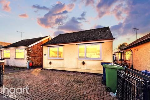 2 bedroom detached bungalow for sale, Highfield Road, March