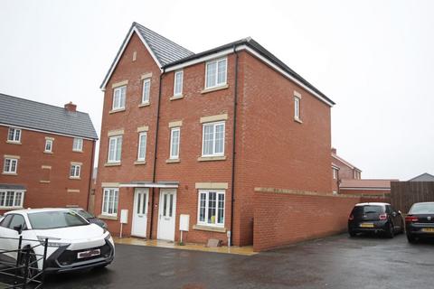 3 bedroom townhouse for sale, Farrant Road, Little Wratting CB9