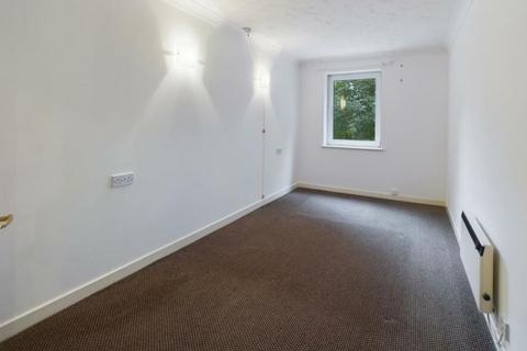 2 bedroom retirement property for sale, Fitzroy Drive, Leeds LS8