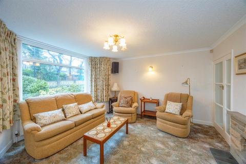 23 Longford Drive, Sheffield, S17 4LN
