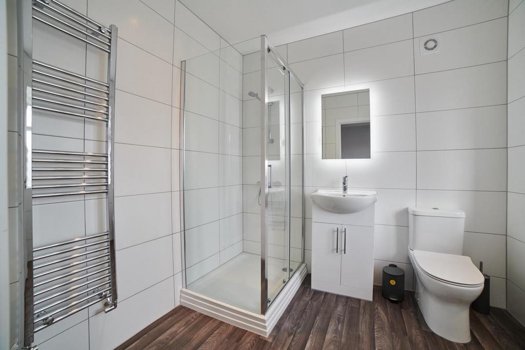 Bathroom2.jpg