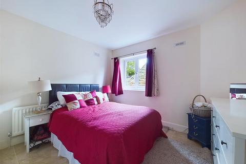 29 Whyteleafe Hill, Whyteleafe, CR3 0AG