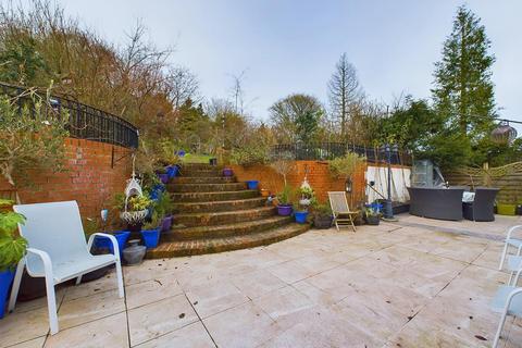 29 Whyteleafe Hill, Whyteleafe, CR3 0AG
