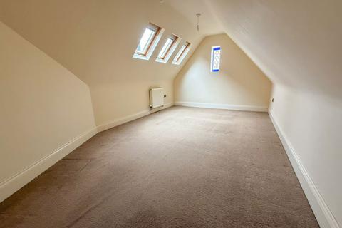 2 bedroom flat for sale, Burridge Road, TQ2 6HG