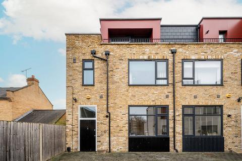 Huntley Close, Greenwich, London, SE10