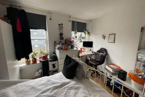 3 bedroom flat for sale, Hackney Road, Bethnal Green E2