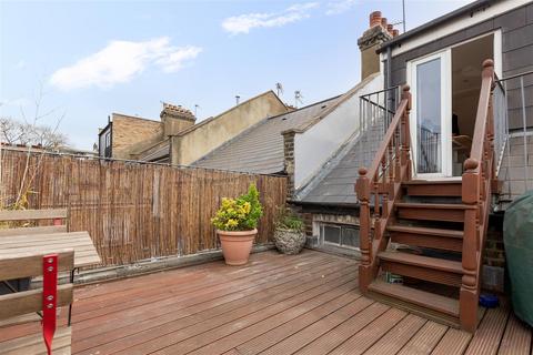 3 bedroom flat for sale, Gascony Avenue, West Hampstead NW6