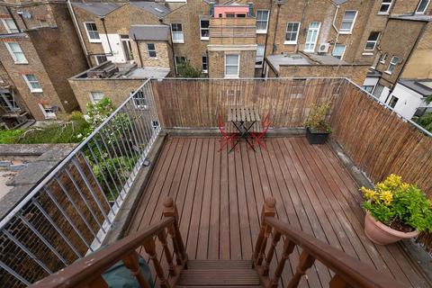 3 bedroom flat for sale, Gascony Avenue, West Hampstead NW6