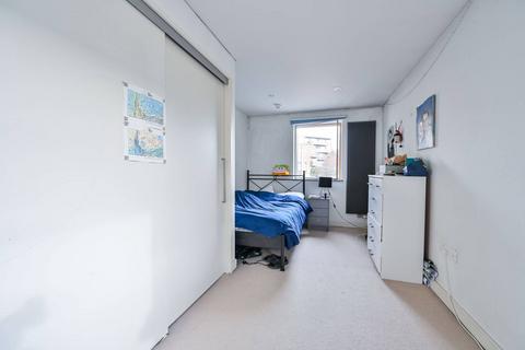 2 bedroom flat for sale, Bermondsey Square, London Bridge, London, SE1