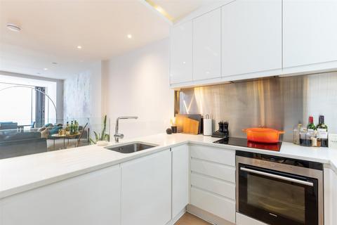 2 bedroom flat for sale, Gosfield Street, London, W1W