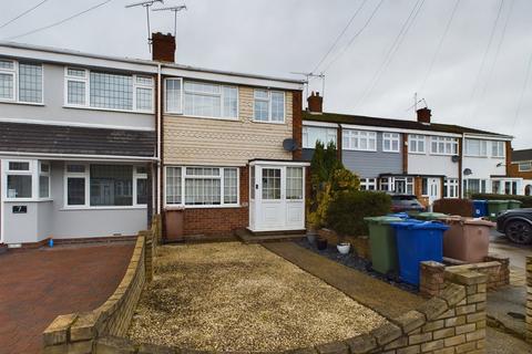 3 bedroom terraced house for sale, Pelham Place, Stanford-le-Hope, SS17