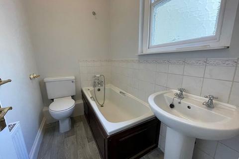 Studio to rent, Berkeley Court, Kings Road, Brighton, BN1 2PJ