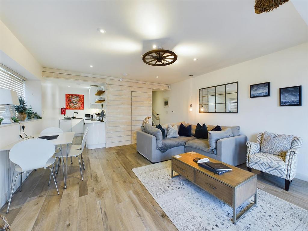 Living/Dining Area