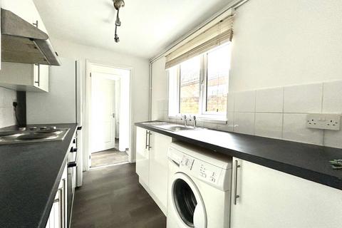 2 bedroom terraced house to rent, Pell Street, Reading, Berkshire, RG1