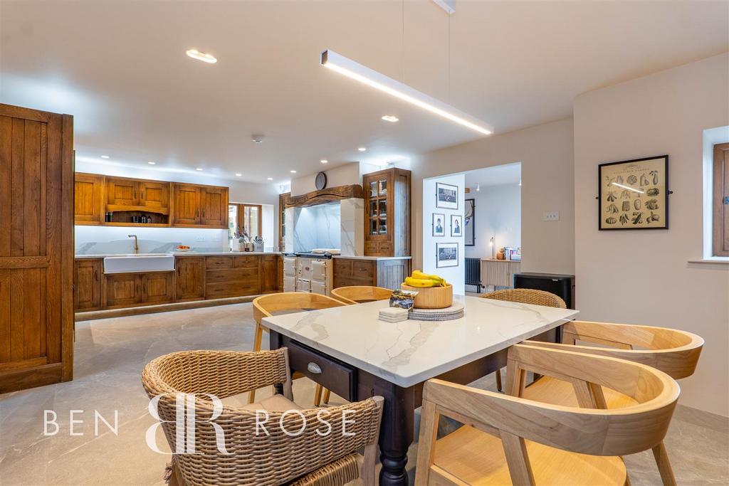 Kitchen/Dining Room