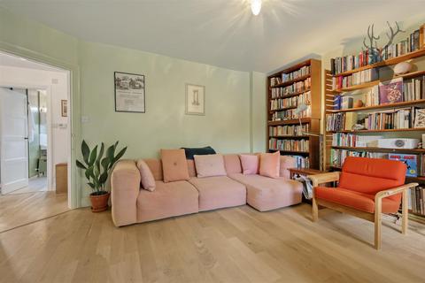 2 bedroom flat for sale, Crescent Road, London E4