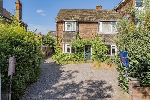 15 Crescent Road, Chingford, London, E4 6AT