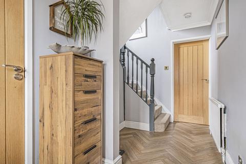 4 bedroom semi-detached house for sale, Barry Avenue, Bicester, OX26