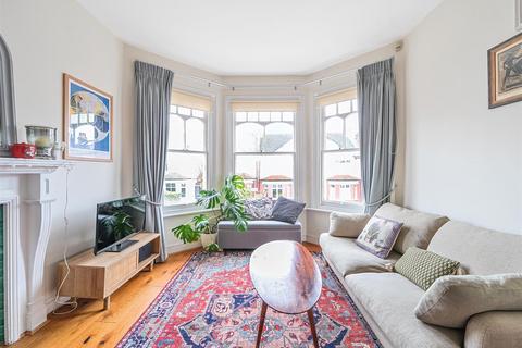 2 bedroom duplex for sale, Melrose Avenue, London, NW2