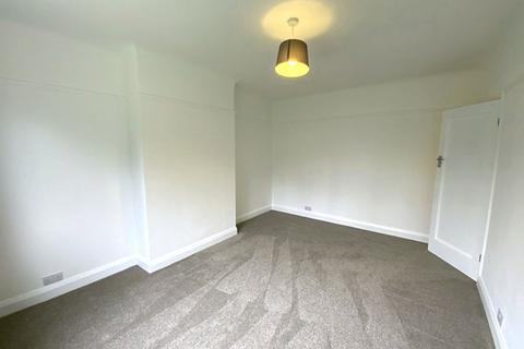 2 bedroom flat to rent, Oakleigh Avenue, Surbiton KT6