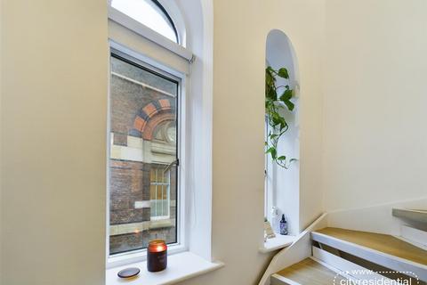 undefined, Sir Thomas Street, Liverpool
