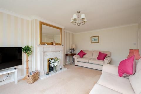 4 bedroom semi-detached bungalow for sale, Hunters Close, Dunnington, York, YO19 5QH