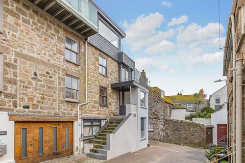 3 bedroom terraced house for sale, St. Peters Street, Cornwall TR26