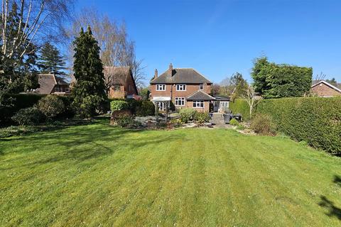 Grantham Road, Radcliffe-On-Trent - Hillington