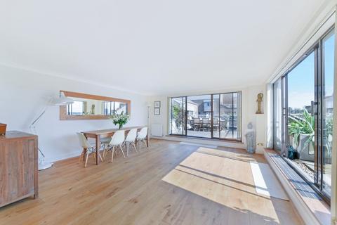 3 bedroom flat for sale, Cumberland Mills Square, Isle Of Dogs, London, E14