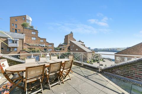 3 bedroom flat for sale, Cumberland Mills Square, Isle Of Dogs, London, E14