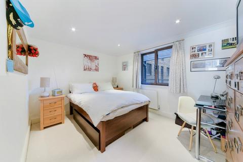 3 bedroom flat for sale, Cumberland Mills Square, Isle Of Dogs, London, E14