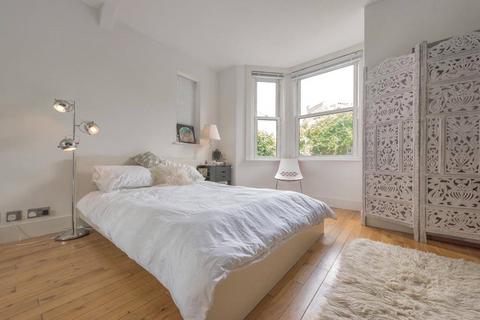 160a Bathurst Gardens, London, NW10 5HX