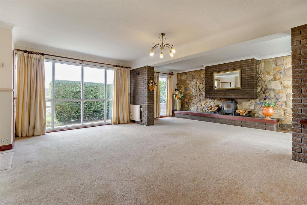 Lounge/dining room